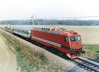 Prototyp unikátní lokomotivy 85E0-ATM během zkoušek v roce 1988, foto: Jaroslav Wagner