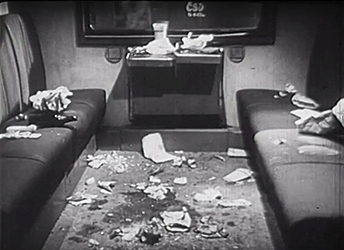 Dokumentární film Jako doma z roku 1955 dokazuje, že ani generaci našich (pra)rodičů nebyl vandalismus a nekázeň při cestování vlakem cizí, foto: repro film NFA