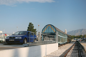 Terminál autovlaku v chorvatském Splitu v roce 2007, foto: ČD